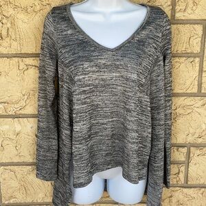 Tunic top Gray & white oversized v cut small